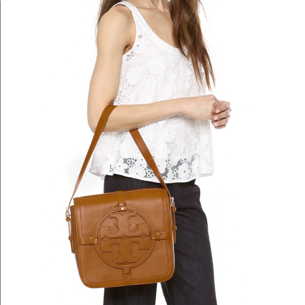 Tory Burch Holly Shoulder bag. With Large Logo